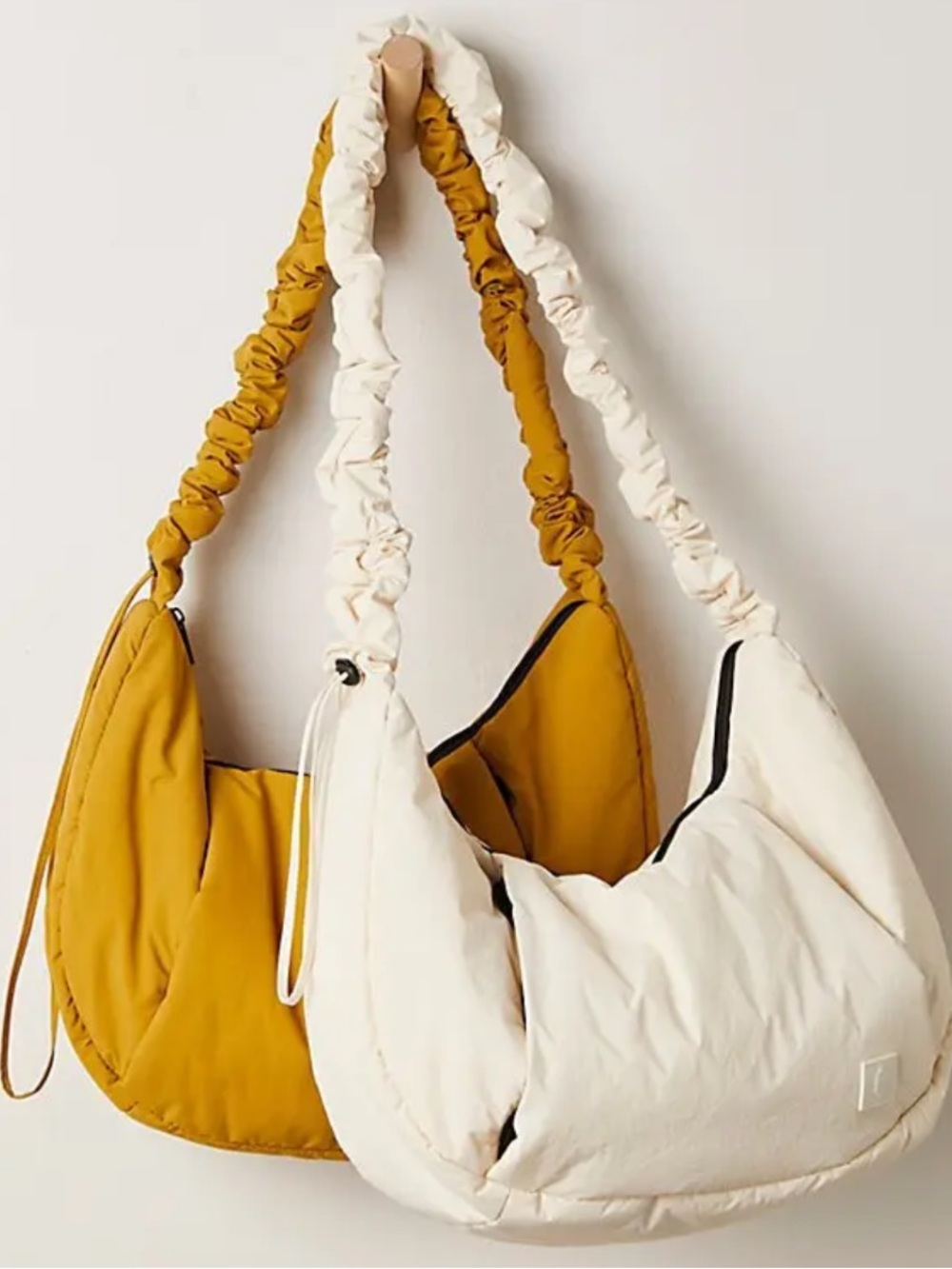 Rest Day Carryall Bag
NWOT
FPM
Colour: Dandelion